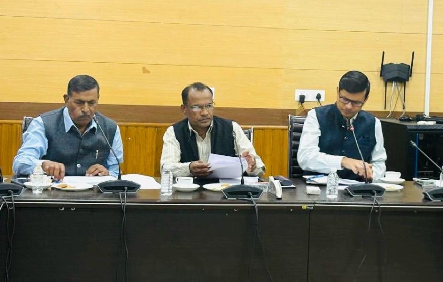 Lucknow : वरिष्ठ नागरिकों को सम्मान, सुरक्षा और सुविधा देने के लिए सभी विभागों ने मिलकर बनाया रोडमैप