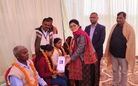 Pratapgarh : जिला दिव्यांग जन सशक्तिकरण विभाग ने सहायक उपकरण बांटे, सीडीओ ने कहा- दिव्यांगता बाधा नहीं, सफलता की राह है