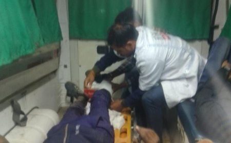 Sitapur : लहरपुर भदफर मार्ग पर बिलरिया में दो मोटरसाइकिलों की जोरदार टक्कर, तीन युवक बुरी तरह जख्मी