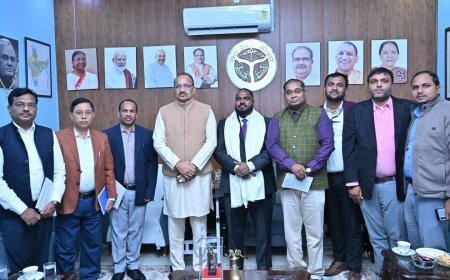 Lucknow : न्यूजीलैंड के साथ मिलकर उत्तर प्रदेश को वैश्विक शहद हब बनाने की तैयारी, उद्यान मंत्री ने प्रतिनिधियों के साथ की उच्च स्तरीय वार्ता 