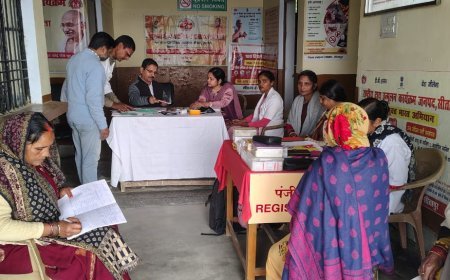 Sitapur : लहरपुर में आरोग्य मेलों का आयोजन, 341 मरीजों की जांच कर दवाएं बांटीं