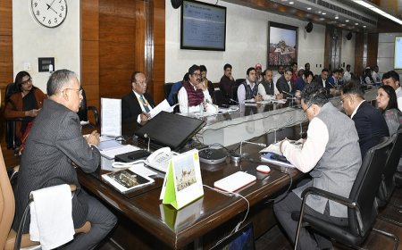 Lucknow: मुख्य सचिव ने प्रयागराज माघ मेला-2026 की तैयारियों की विस्तृत समीक्षा की, सभी कार्य समय से पूर्ण कराने के दिए सख्त निर्देश। 