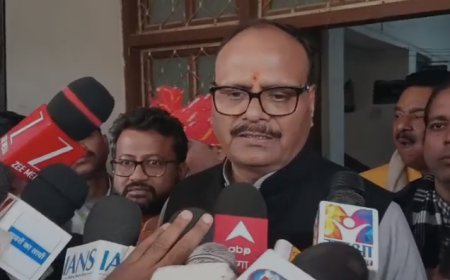 Ballia : डिप्टी सीएम बृजेश पाठक ने अखिलेश यादव को लेकर दिया बड़ा बयान, 2026 में पश्चिम बंगाल में सरकार बनते ही बाबरी मस्जिद जड़ से मिट जाएगी, अखिलेश यादव दिग्भर्मित भ्रमित है, मुस्लिम तुष्टिकरण की राजनीति करते हैं