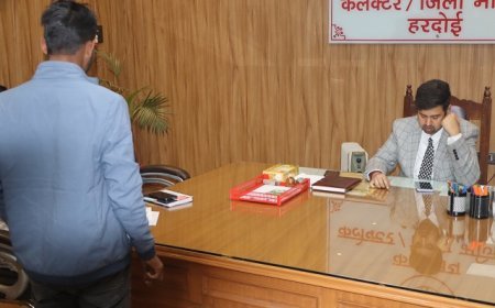 Hardoi: जिलाधिकारी अनुनय झा ने जनसुनवाई में सुनी 45 शिकायतें, त्वरित निस्तारण के दिए निर्देश। 