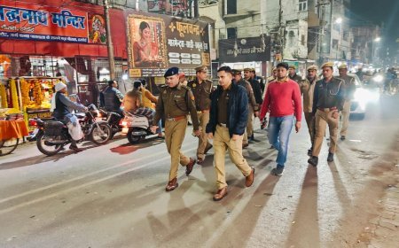 Hardoi : हरदोई में एसपी ने पैदल गश्त कर जनता को सुरक्षा का भरोसा दिलाया