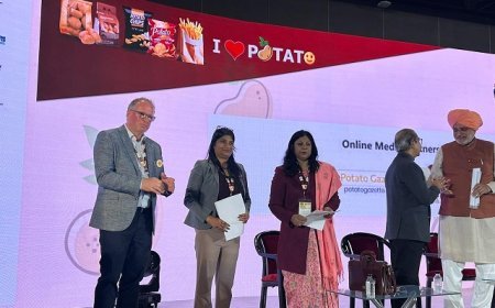 Lucknow: ग्लोबल पोटेटो समिट 2025 में उत्तर प्रदेश और बेल्जियम की AMPL के बीच एमओयू, खाद्य प्रसंस्करण एवं औद्यानिक क्षेत्र में नए आयाम खुलेंगे। 