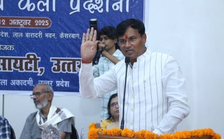 Lucknow : कला-संवर्धन की दिशा में नई पहल, राज्य ललित कला अकादमी में किया जा रहा है एक आमंत्रित कला प्रदर्शनी का आयोजन