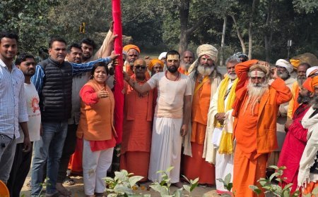 Tanda : राम जानकी मंदिर में वैदिक मंत्रों से ध्वज फहराया गया, महायज्ञ की तैयारियां पूरी