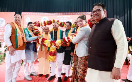 Lucknow : मुख्यमंत्री ने नवनिर्वाचित प्रदेश अध्यक्ष पंकज चौधरी को दीं शुभकामनाएं, कहा- सरकार व संगठन मिलकर नई गति के साथ बढ़ाएगा यूपी का संकल्प