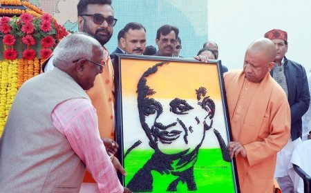 Lucknow: देश के प्रति सरदार पटेल की सेवाएं व योगदान बना चिरस्मरणीय अध्याय- मुख्यमंत्री योगी आदित्यनाथ