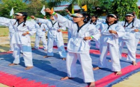 Lucknow: रानी लक्ष्मीबाई आत्मरक्षा प्रशिक्षण से मिले ठोस परिणाम, 10,78,402 प्रशिक्षित बालिकाएं हुईं सशक्त। 