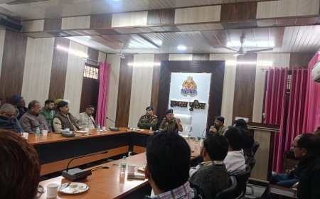 Hathras : हाथरस में व्यापारी सुरक्षा प्रकोष्ठ की बैठक में चोरी, लूट और अतिक्रमण जैसी समस्याएं उठीं