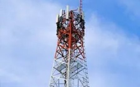 जम्मू के जगती मिनी टाउनशिप में दुकान आवंटन से नाराज व्यक्ति ने टेलीकॉम टावर पर चढ़कर किया विरोध प्रदर्शन, प्रशासन के आश्वासन पर सुरक्षित उतरा। 