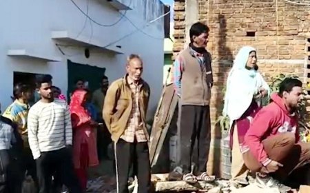 छतरपुर में अतिक्रमण हटाने की बड़ी कार्रवाई: ऐतिहासिक गोपाल टोरिया मार्ग पर 22 अवैध मकानों पर चला बुलडोजर, 22 फीट की सड़क मात्र 2 फीट रह गई थी। 