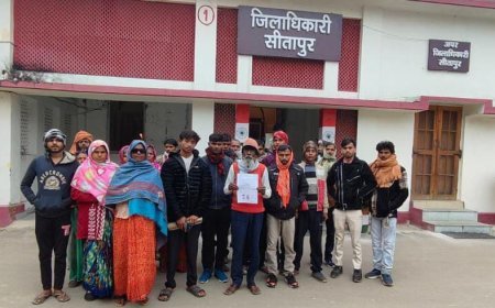 Sitapur : खैराबाद के परागी लाल पुरवा के ग्रामीणों ने जिलाधिकारी से सड़क और नाली बनाने की मांग की