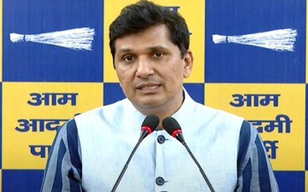 दिल्ली में सियासी उथल-पुथल की अटकलें- सौरभ भारद्वाज ने दावा किया, प्रदर्शन नाकामी से रेखा गुप्ता की कुर्सी खतरे में, एलजी को फिर सक्रिय कर नया मुख्यमंत्री लाने की तैयारी।