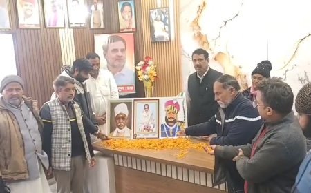 Sambhal: कांग्रेस कार्यालय पर मनाई गई मालवीय, बिजली पासी व राजगोपालाचारी की पुण्यतिथि। 