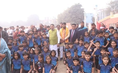 अलीगढ़ में गूंजा दिव्यांगों का जोश: तीन दिवसीय दिव्य खेल महोत्सव-2025 का मंत्री नरेंद्र कश्यप ने किया उद्घाटन।