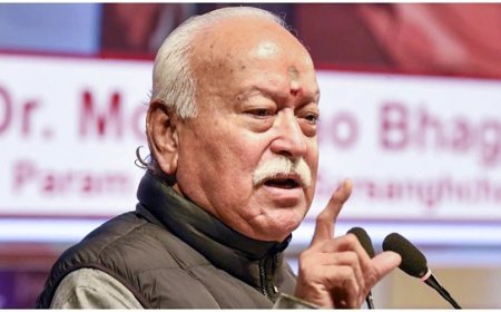 मोहन भागवत का हिंदू एकता का आह्वान- सनातन धर्म के पुनरुत्थान और विश्वगुरु भारत की जरूरत पर दिया जोर।