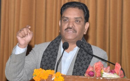 Lucknow: मुख्यमंत्री अभ्युदय योजना में कोर्स कोआर्डिनेटरों की भर्ती में गड़बड़ी पर राज्यमंत्री असीम अरुण का सख्त एक्शन। 