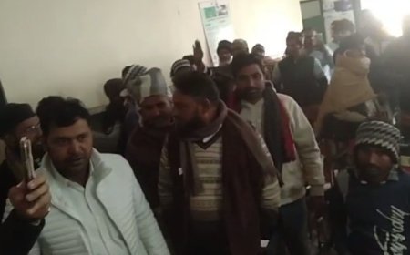 Sambhal: सम्भल में फर्जी वोटों की जांच के दौरान बवाल, जमकर मारपीट।