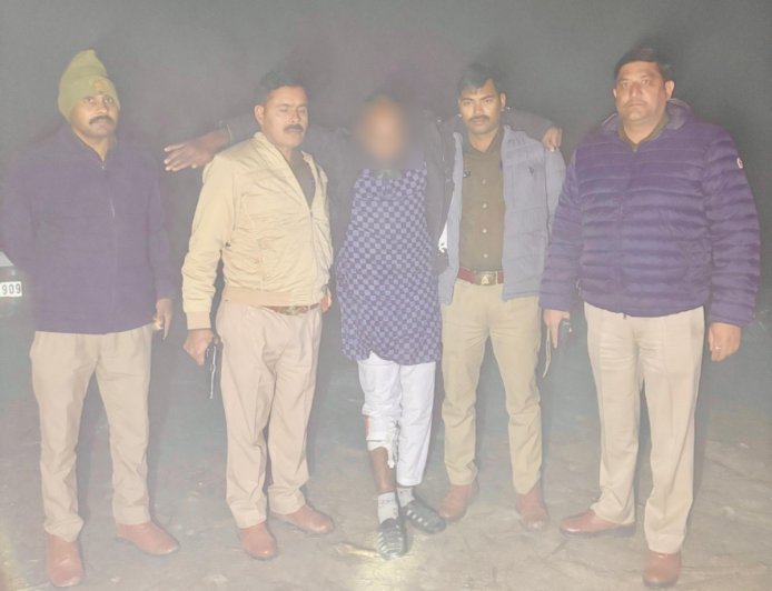 Hapur : हापुड़ के गढ़मुक्तेश्वर में गोकशी की तैयारी कर रहे बदमाशों से पुलिस की मुठभेड़, एक घायल सहित चार गिरफ्तार