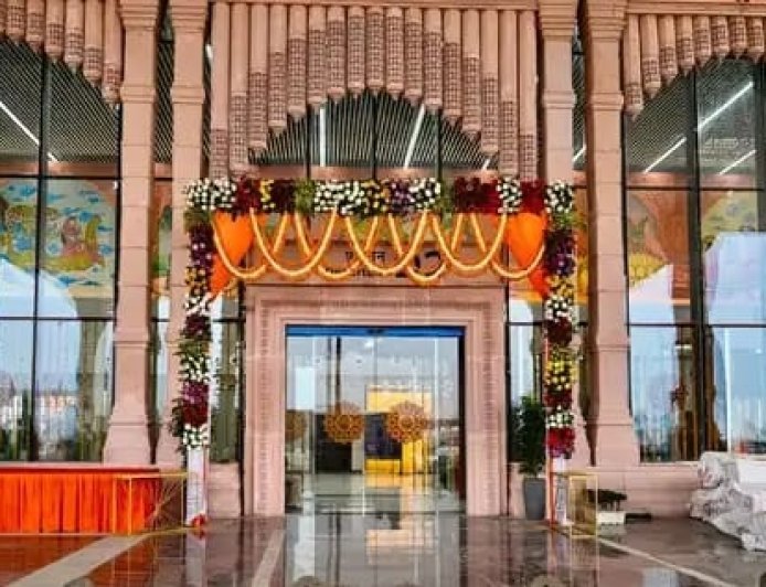 Lucknow: डबल इंजन की सरकार में अयोध्या एयरपोर्ट ने भरी उड़ान, लोकार्पण के दो वर्ष पूरे, सात लाख से भी अधिक यात्रियों का हुआ आवागमन। 