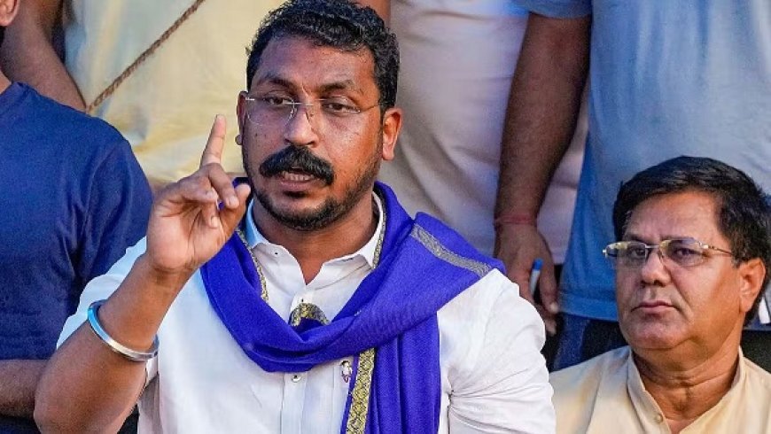 गरीबी का तंज चलेगा सरकार को महंगा- SIR के 'वोट चोरी' जाल पर चंद्रशेखर आजाद का तीखा प्रहार, बोले 'अविश्वास की आग में जलेंगे सत्ता-सिंधु', दलित-गरीबों का दर्द संसद तक गूंजेगा। 