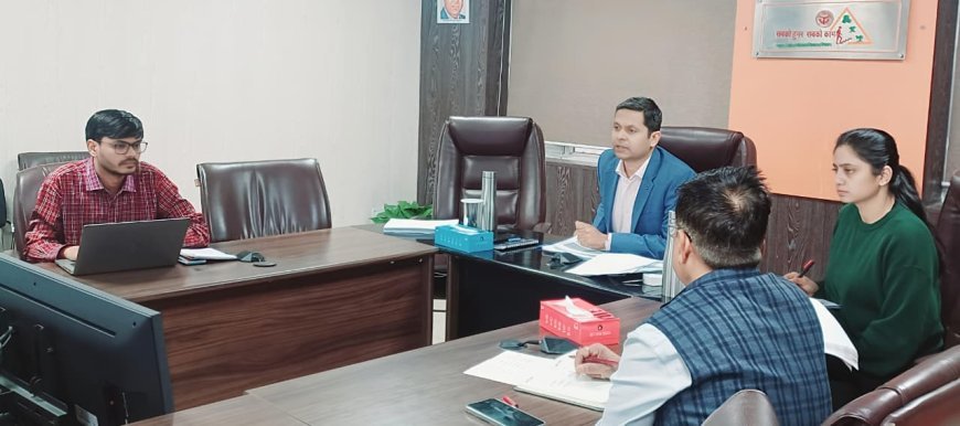 Lucknow : मिशन निदेशक पुलकित खरे ने कौशल प्रशिक्षण गतिविधियों की प्रगति की समीक्षा की