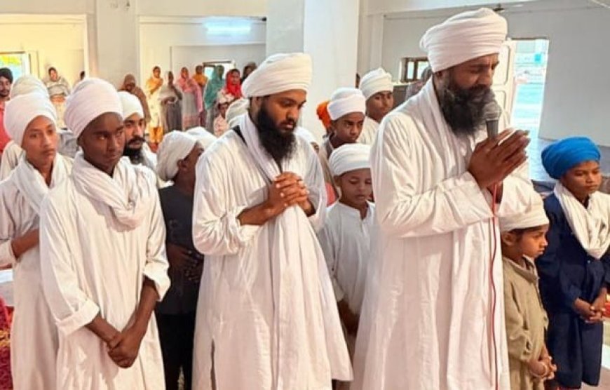 Bajpur: गुरुद्वारा नानकसर गजरौला में गुरु मान्यो ग्रंथ समागम शुरू। 