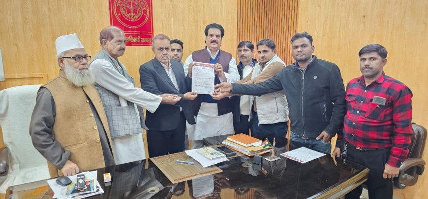 Sambhal : उम्मीद पोर्टल पर वक्फ सम्पत्ति रजिस्ट्रेशन की अंतिम तिथि बढ़ाने की माँग को लेकर सपा नेताओं ने सौंपा ज्ञापन