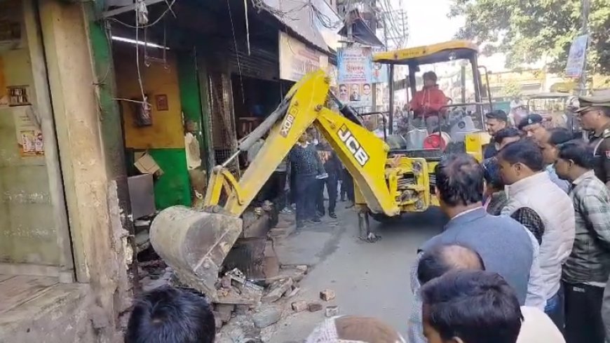 Sambhal : सम्भल में अवैध अतिक्रमण पर एक्शन, नगरपालिका का बुलडोज़र फिर चला