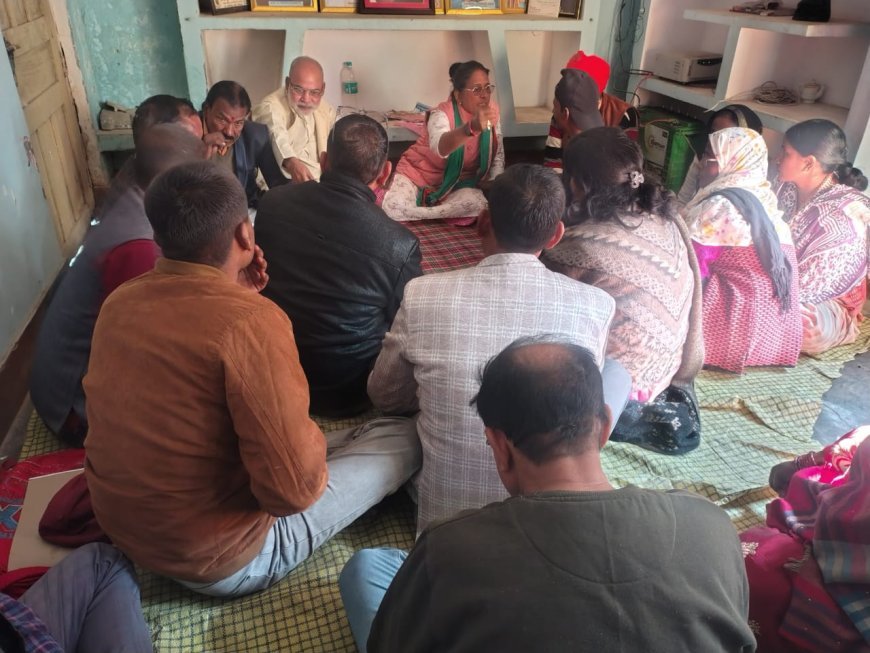 Sitapur : किसान मंच ने धान-गन्ना क्रय केंद्रों पर दलाली और भ्रष्टाचार के खिलाफ मोर्चा खोला