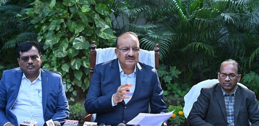 Lucknow: उद्यान मंत्री दिनेश प्रताप सिंह ने की मखाना विकास योजना की शुरुआत, 158 लाख रुपए की कार्ययोजना स्वीकृत, पूर्वांचल को मिलेगा विशेष लाभ। 