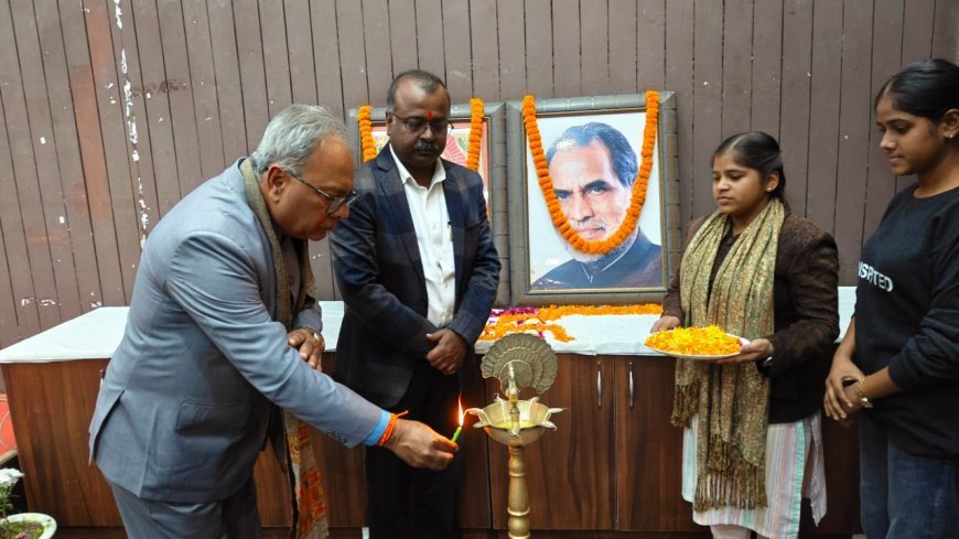 Ballia : जननायक चन्द्रशेखर एवं राजर्षि टंडन मुक्त विश्वविद्यालय, प्रयागराज के मध्य हुआ एमओयू, जेएनसीयू बलिया में खुलेगा क्षेत्रीय एवं अध्ययन केंद्र