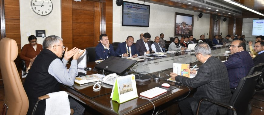 Lucknow : मुख्य सचिव की अध्यक्षता में पंचायत विकास सूचकांक की राज्य स्तर निगरानी समिति की बैठक हुई