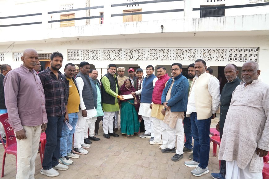 Ayodhya : अखिलेश यादव ने तीन परिवारों को एक-एक लाख रुपये की आर्थिक सहायता भेजी