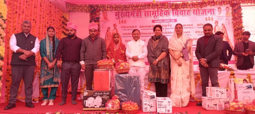 Hapur : हापुड़ में सामूहिक विवाह योजना के तहत 120 जोड़ों का भव्य विवाह समारोह