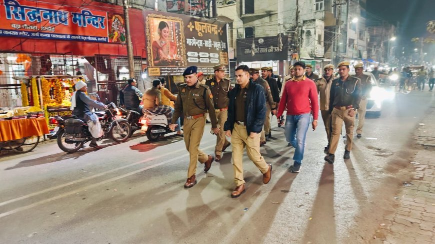 Hardoi : हरदोई में एसपी ने पैदल गश्त कर जनता को सुरक्षा का भरोसा दिलाया