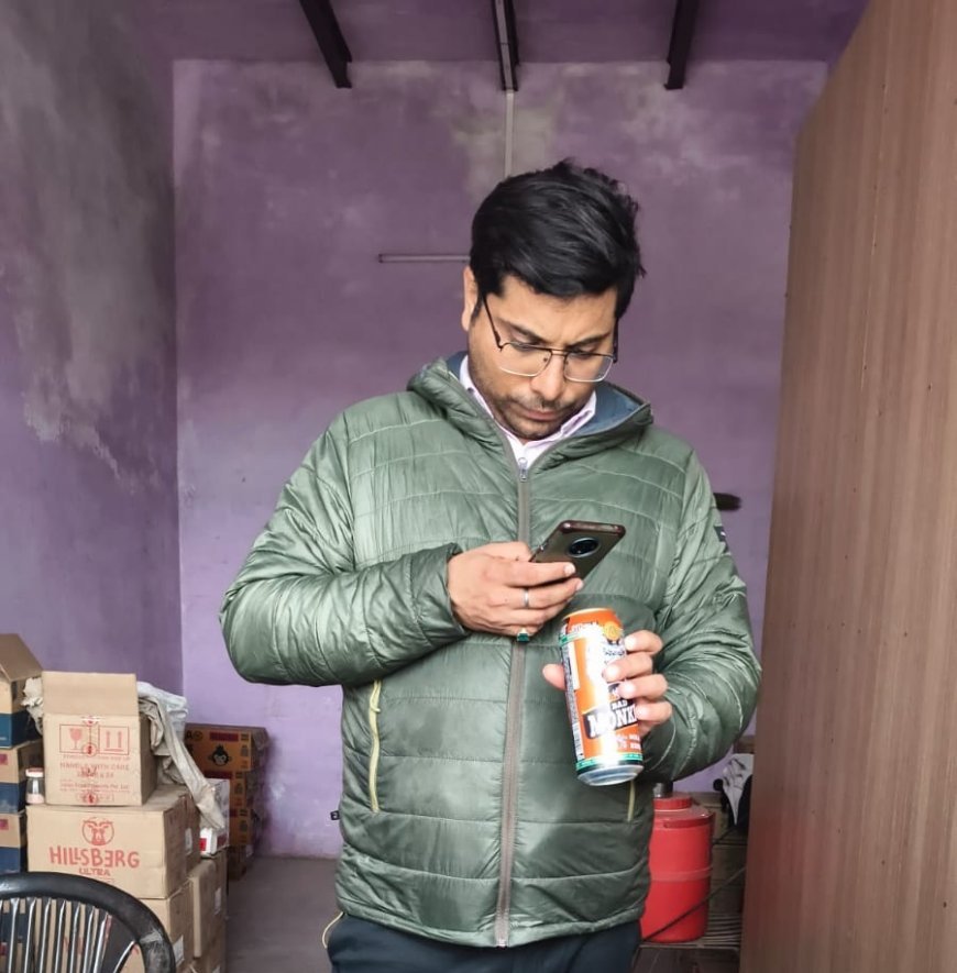 Hathras : हाथरस में अवैध शराब के खिलाफ छापेमारी, आबकारी टीम ने कई इलाकों में जांच की