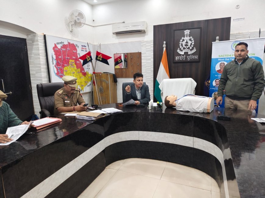 Hardoi : हरदोई: सड़क दुर्घटनाओं को रोकने के अभियान में पुलिस टीमों को प्राथमिक उपचार का प्रशिक्षण