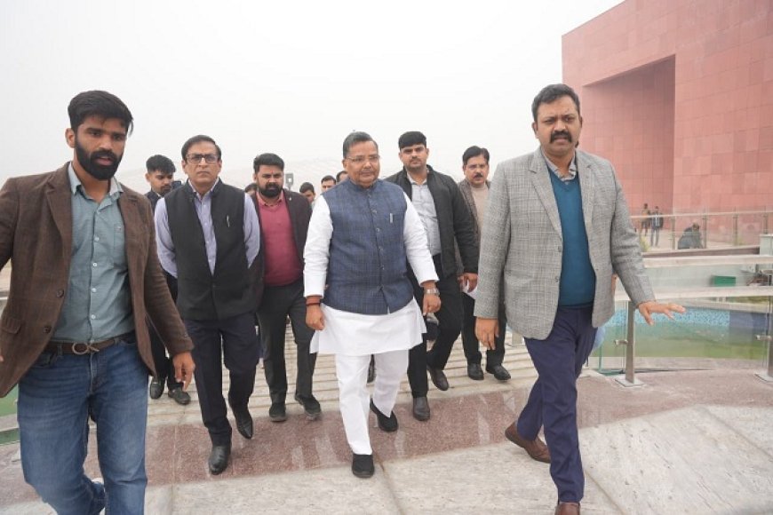 Lucknow: उ0प्र0 के पर्यटन एवं संस्कृति मंत्री जयवीर सिंह ने किया राष्ट्र प्रेरणा स्थल का निरीक्षण। 