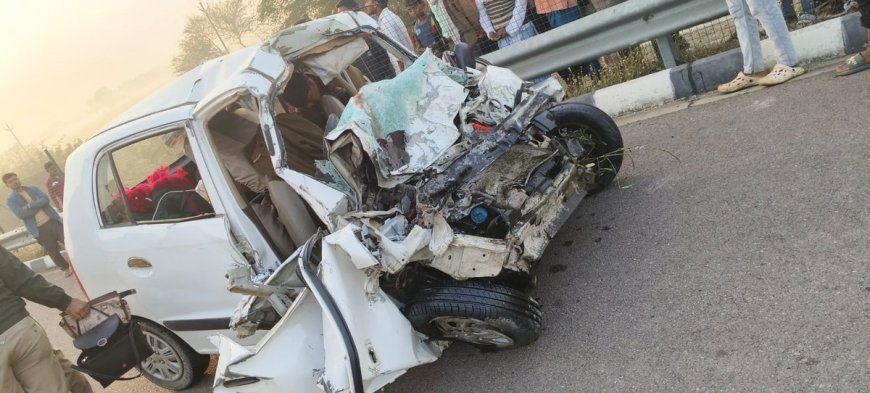 Barabanki : पूर्वांचल एक्सप्रेसवे पर कार डिवाइडर से टकराकर खाई में गिरी, दो की मौत, तीन घायल