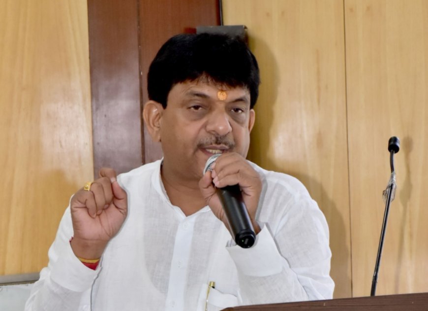 Lucknow : योगी सरकार की मंशा के अनुरूप कौशल विकास केंद्रों पर निगरानी, अधिकारियों ने दिया आवश्यक मार्गदर्शन