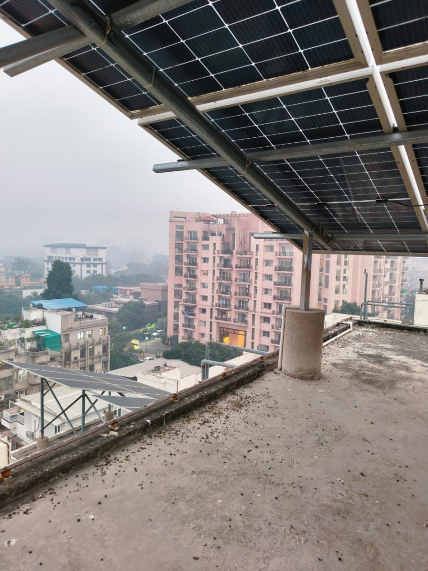 Lucknow : लखनऊ की सोसाइटी में सोलर रूफटॉप प्लांट लगा, बिजली बिल में हजारों रुपये की बचत