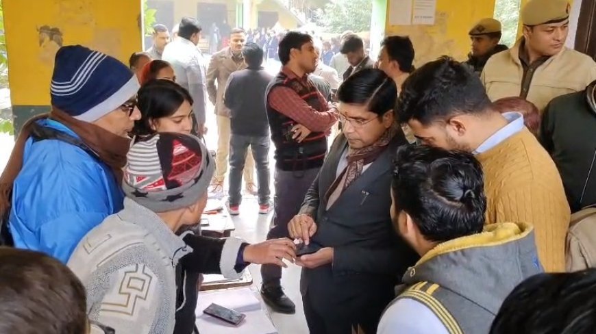 Sambhal: सम्भल में बीएलओ–जालसाज गठजोड़ का खुलासा, 48 अवैध वोट बनाए जाने का मामला दर्ज।