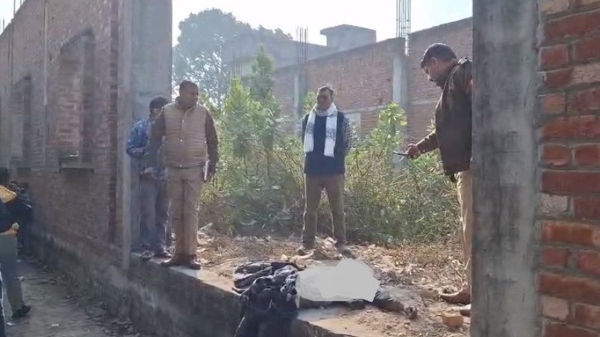 Sambhal: सम्भल में युवक का शव मिलने से हड़कंप, सिर में चोट के निशान, हत्या की आशंका।