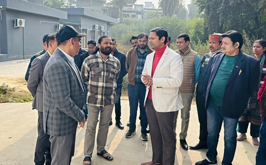 Lucknow: मिशन निदेशक पुलकित खरे ने राजकीय आईटीआई अलीगंज में टीटीएल कार्यशाला का निरीक्षण किया।