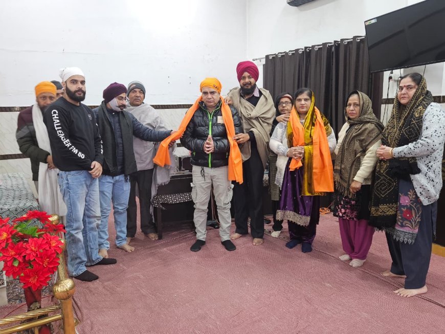 Deoband : फूलों की वर्षा कर किया प्रभात फेरी का स्वागत