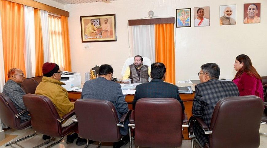 Lucknow: खाद्य एवं रसद विभाग की विभागीय समीक्षा बैठक सम्पन्न, खाद्य एवं रसद मंत्री द्वारा दिए गए आवश्यक दिशा निर्देश।